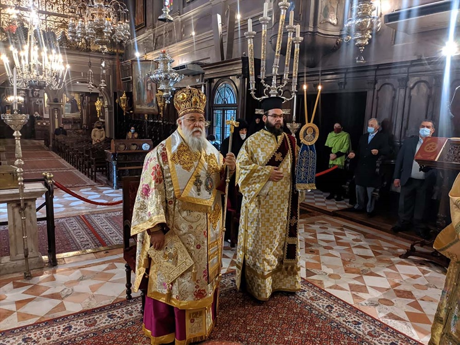 Αρχιερατική Θεία Λειτουργία στον Ιερό Ναό του Αγίου Σπυρίδωνος 3