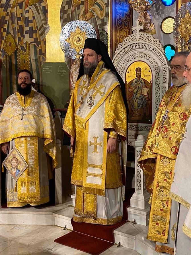 etisio arxieratiko mnimosyno makaristou mitropolitou pr n ionias kai filadelfeias kyrou konstantinou 005
