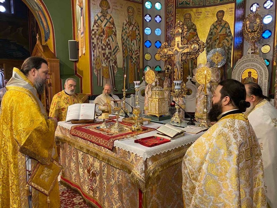 etisio arxieratiko mnimosyno makaristou mitropolitou pr n ionias kai filadelfeias kyrou konstantinou 006