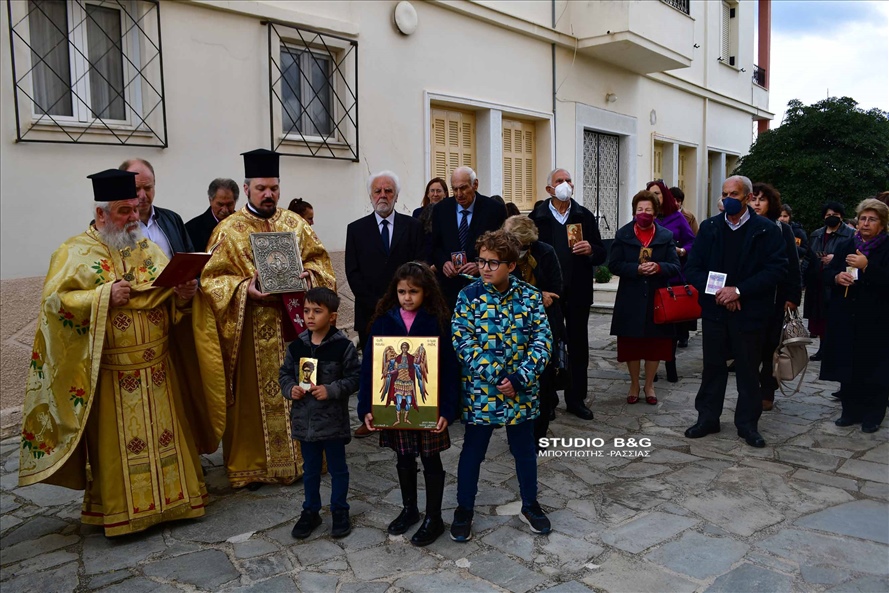 ARGOLIDA KURIAKH ORTHODOXIAS KIOS PERIOFORA EIKONON MNHMOSUNO GIA TEMPH6