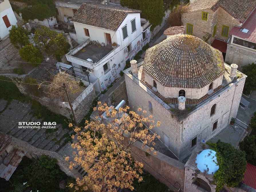 NAFPLIO KATHOLIKH EKKLHSIA MEGALH EBDOMADA17