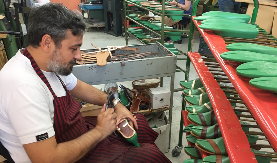 ΥΠΟΔΗΜΑΤΑ ΤΟΥΤΟΥΝΗΣ