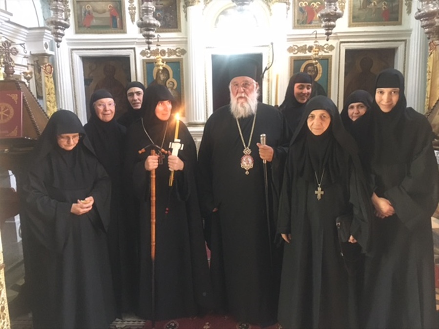 ΚΟΥΡΕΣ ΜΟΝΑΖΟΥΣΩΝ ΣΤΗΝ ΜΗΤΡΟΠΟΛΗ ΚΕΡΚΥΡΑΣ 13
