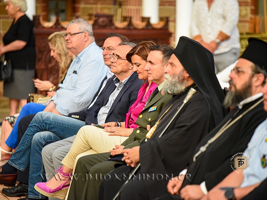 52997379937 01f4d2c78b b