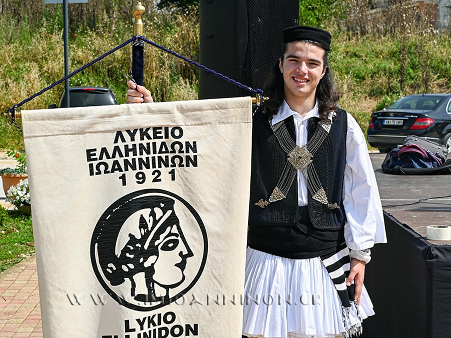 52998170124 9704d782de b