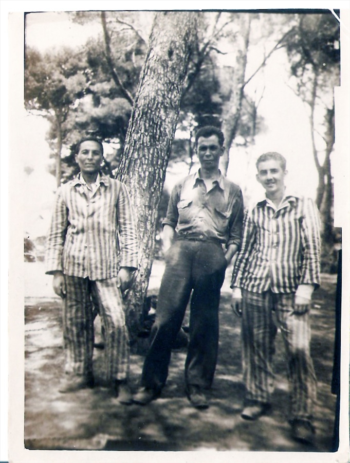 Μπουχενβαλντ απελευθέρωση Απρίλιος 1945 Γ. Ευθυμίου μεταξύ δυο πρώην συγκρατούμενων