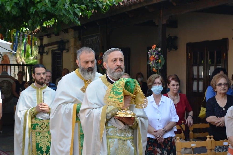 o mitropolitis bouenos aires k iosif ston ag georgio irakleiou attikis gia tin eorti ton ipeiroton agion 007