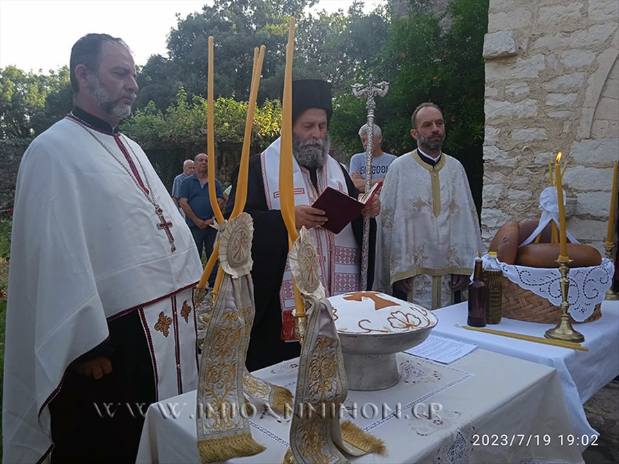 53056932727 e33d0f371e b