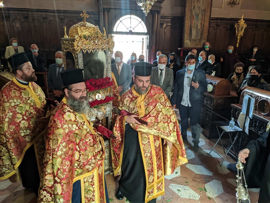 ΕΝΤΟΣ ΤΟΥ ΝΑΟΥ ΤΟΥ ΑΓΙΟΥ ΣΠΥΡΙΔΩΝΟΣ Η ΛΙΤΑΝΕΙΑ ΓΙΑ ΤΟ ΠΡΩΤΟΚΥΡΙΑΚΟ ΣΤΗΝ ΚΕΡΚΥΡΑ 1