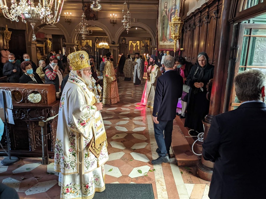 ΕΝΤΟΣ ΤΟΥ ΝΑΟΥ ΤΟΥ ΑΓΙΟΥ ΣΠΥΡΙΔΩΝΟΣ Η ΛΙΤΑΝΕΙΑ ΓΙΑ ΤΟ ΠΡΩΤΟΚΥΡΙΑΚΟ ΣΤΗΝ ΚΕΡΚΥΡΑ 15