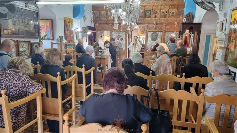 resized Αρχιερατική Θεία Λειτουργία στο πανηγυρίζον Προσκυνηματικό Ναό Αγίου Γεωργίου Αθαλάσσης 6