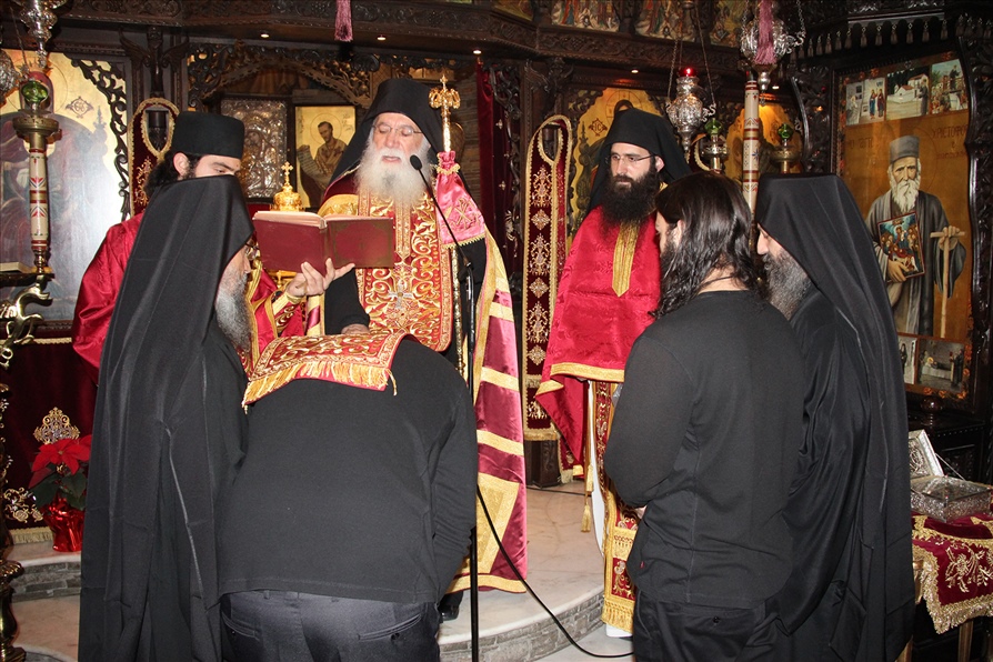 Monaxikes koures 5700