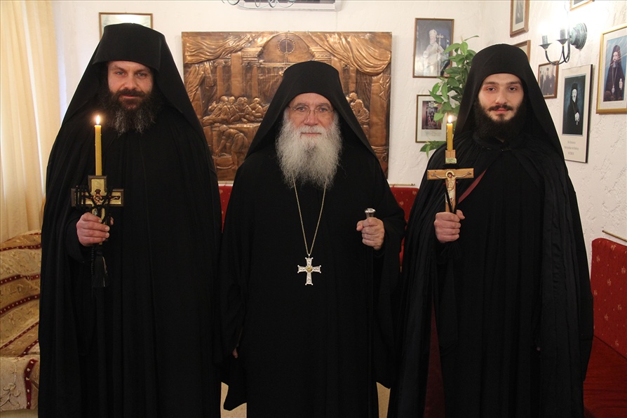 Monaxikes koures 5933