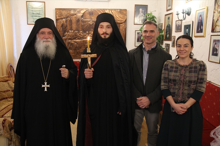 Monaxikes koures 5943