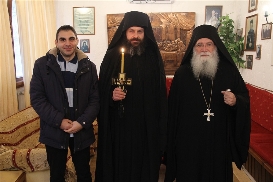 Monaxikes koures 5956