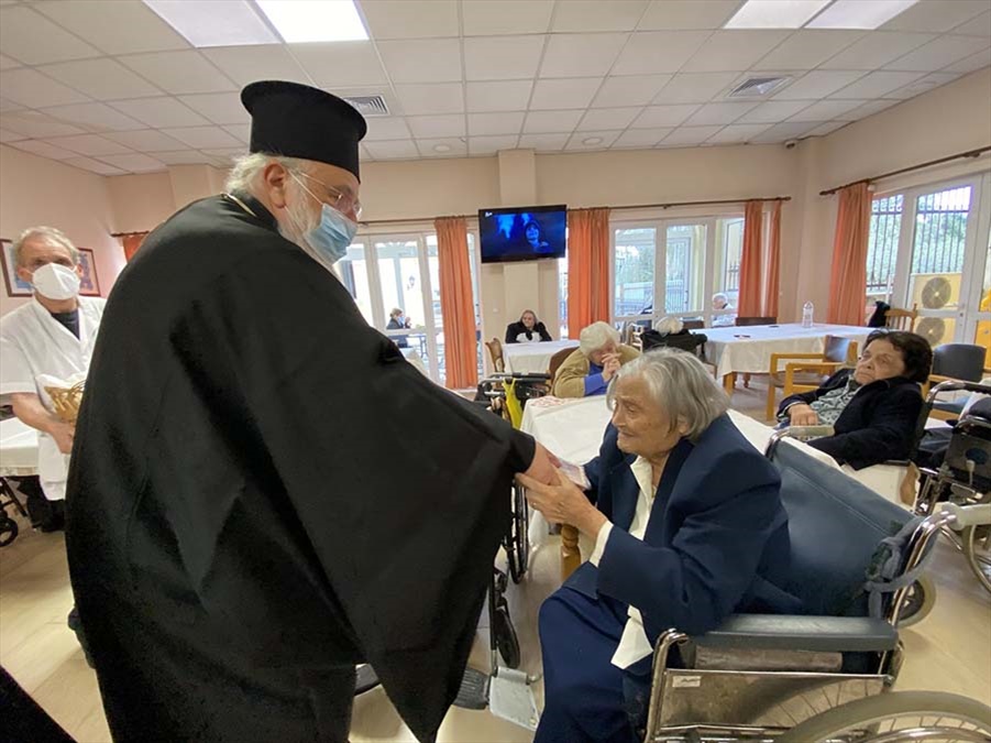 ΧΡΙΣΤΟΥΓΕΝΝΑ ΣΤΗΝ ΜΗΤΡΟΠΟΛΗ ΚΕΡΚΥΡΑΣ 10