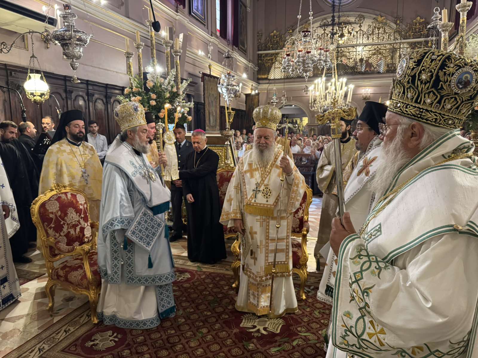 archieratiko sylleitourgo sto iero proskynima tou agiou spyridonos 8