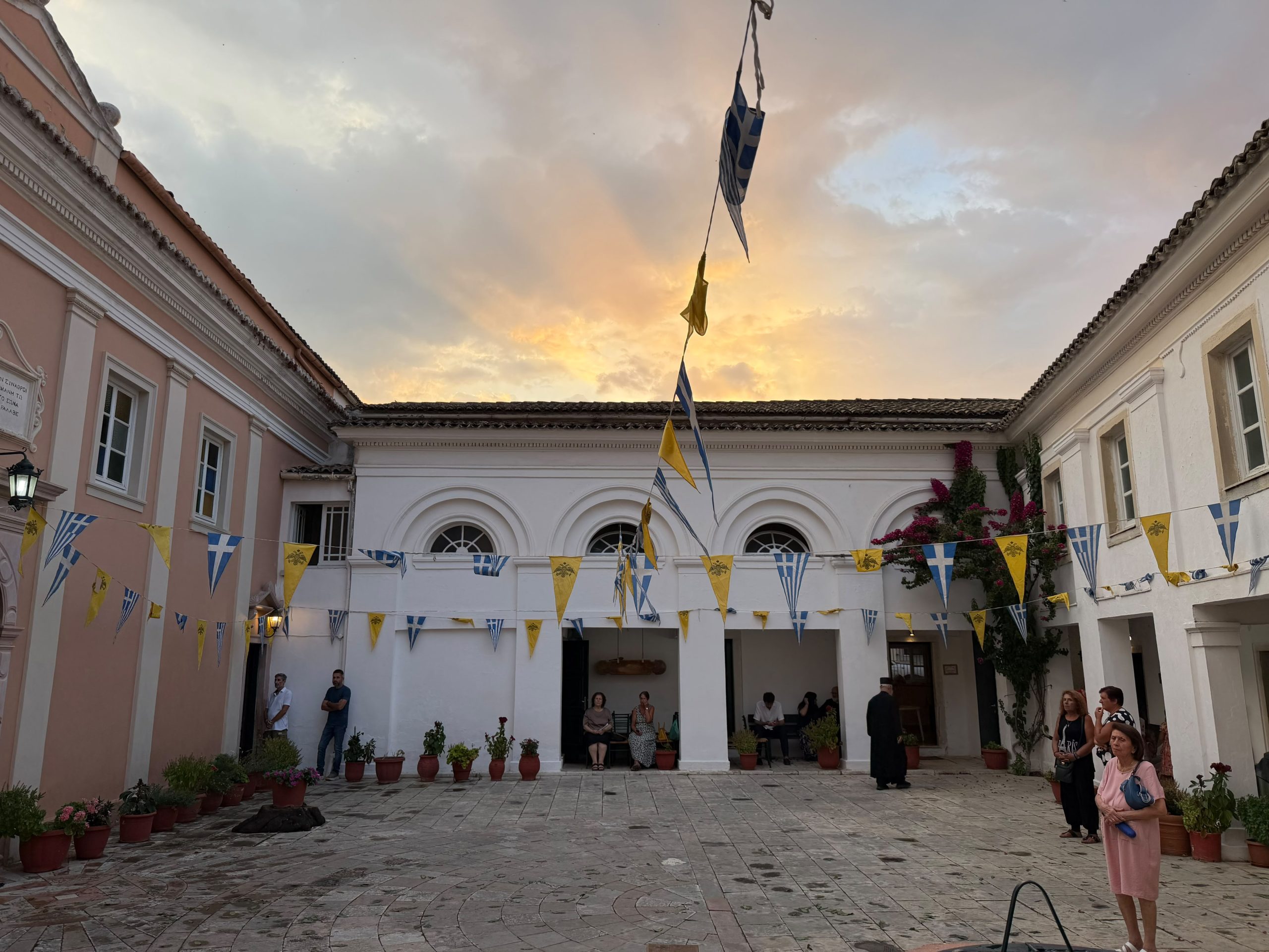 o esperinos tis koimiseos tis theotokou stin kerkyra 5 scaled