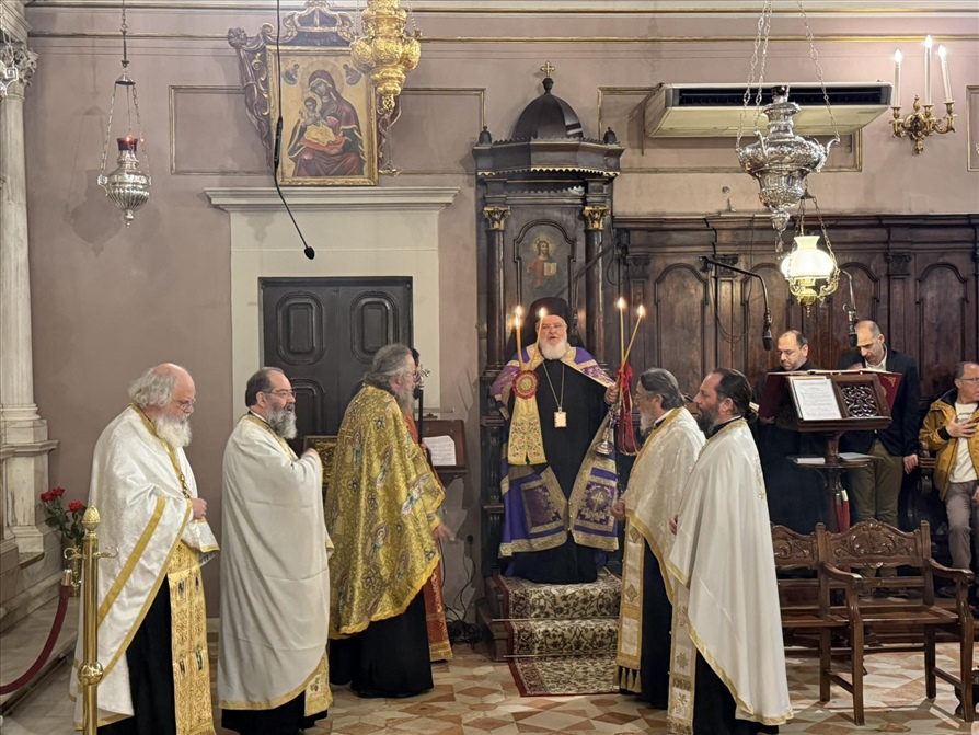 o b katanyktikos esperinos stin kerkyra 2