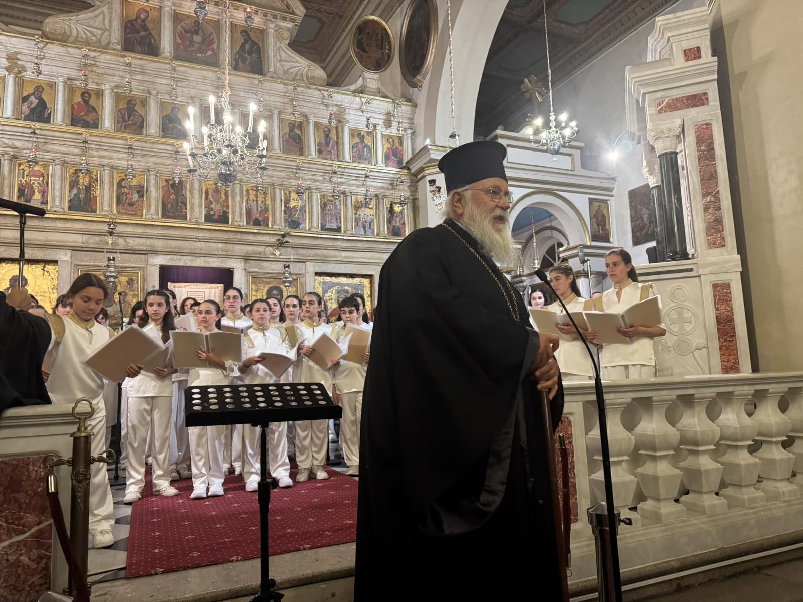 synavlia thriskevtikis mousikis stin kerkyra 2