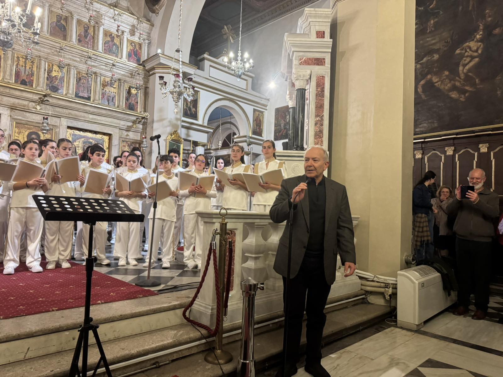 synavlia thriskevtikis mousikis stin kerkyra 3